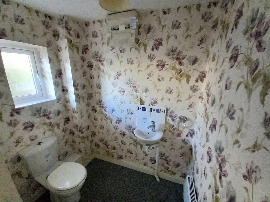 Property photo 3 of 11 5 Pollards WC.Jpg