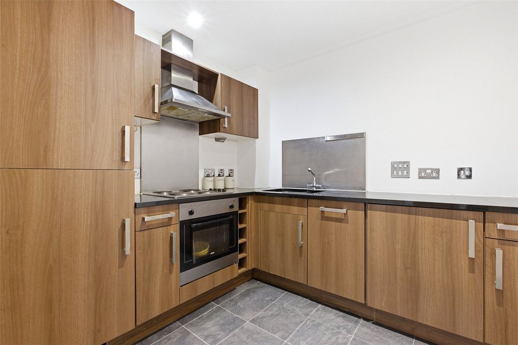 Property photo 3 of 11 Kitchen