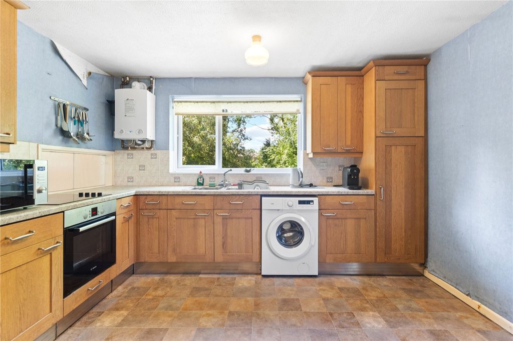 Property photo 3 of 24 Kitchen