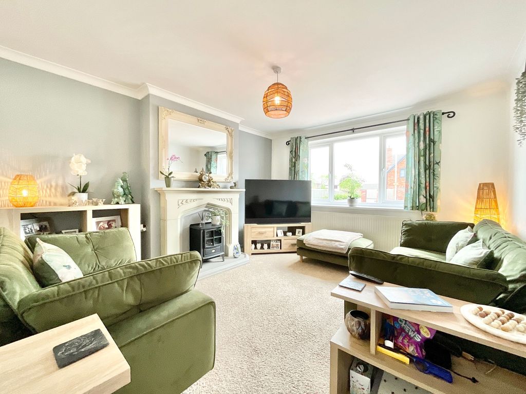 Property photo 2 of 34