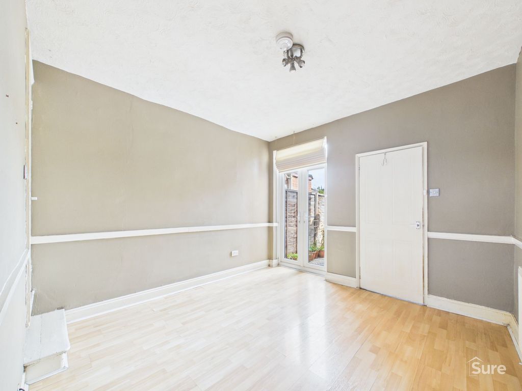 Property photo 3 of 9 Dining Room