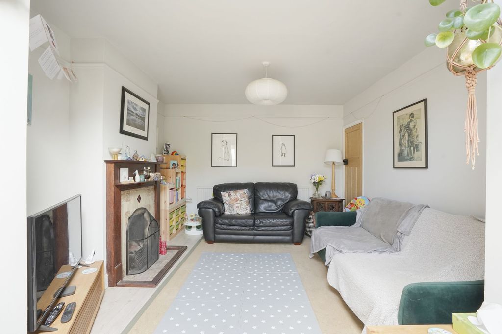 Property photo 3 of 20