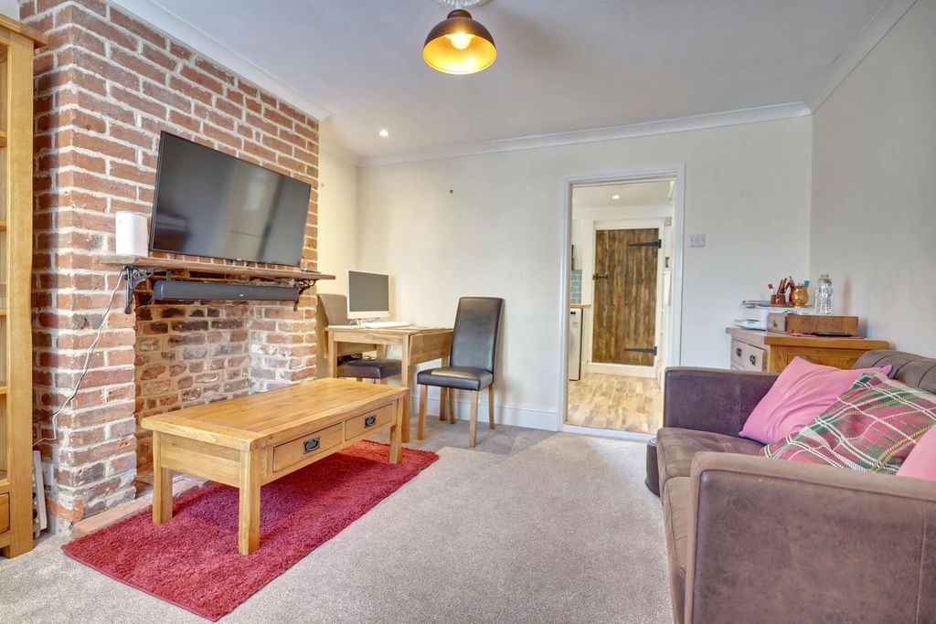 Property photo 2 of 11