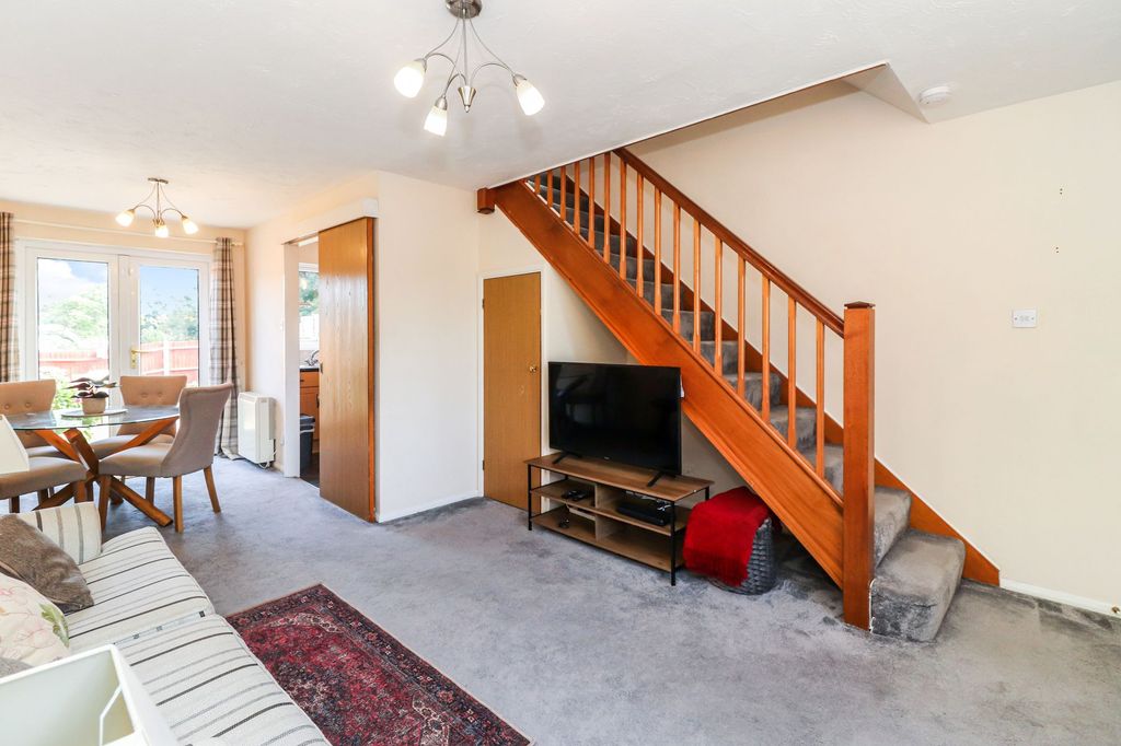 Property photo 2 of 17