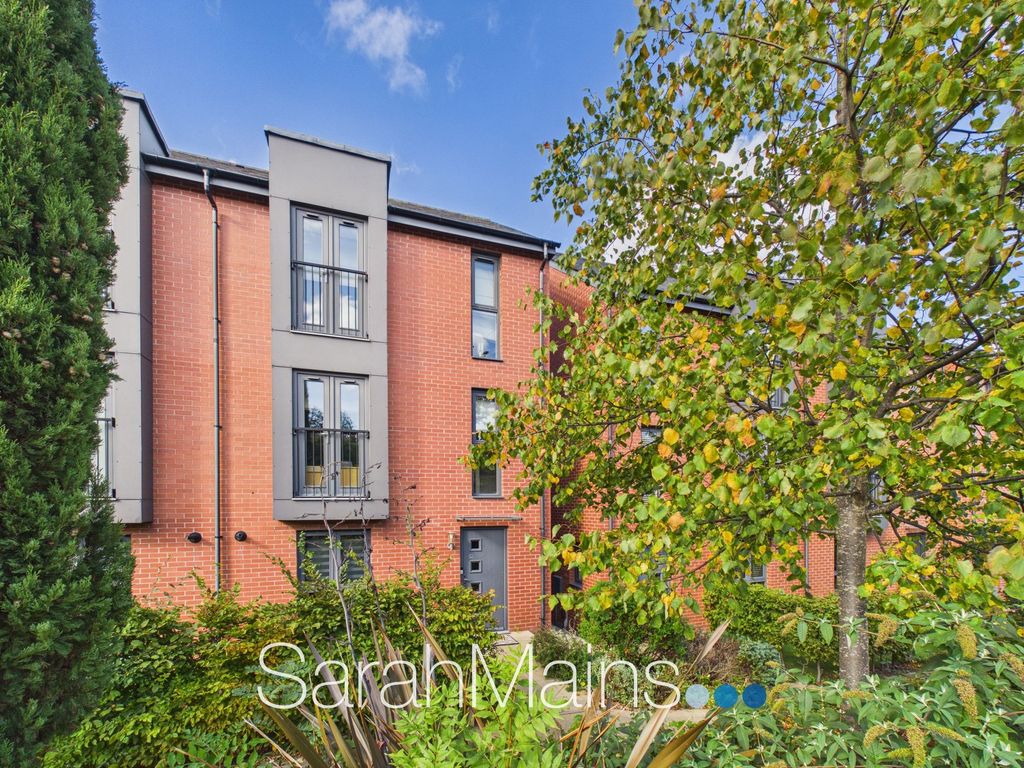 Property photo 1 of 15 External