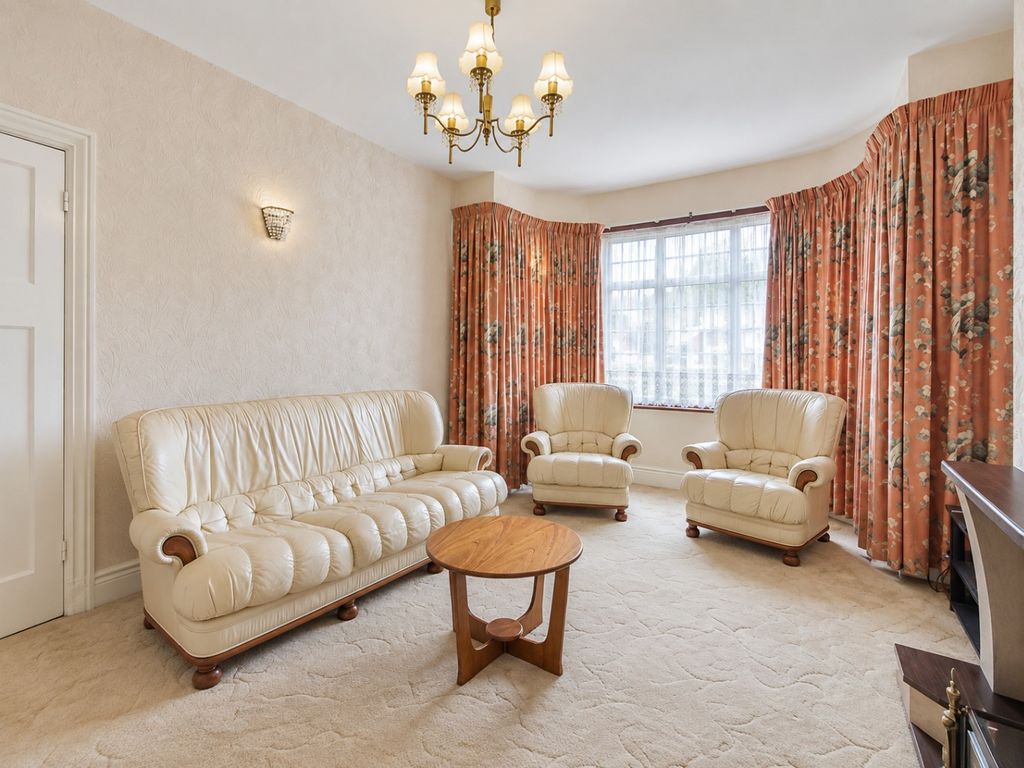 Property photo 2 of 16 5501591
