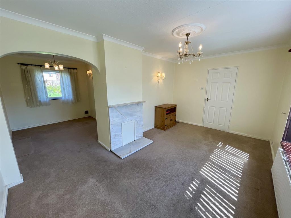 Property photo 2 of 12 Lounge