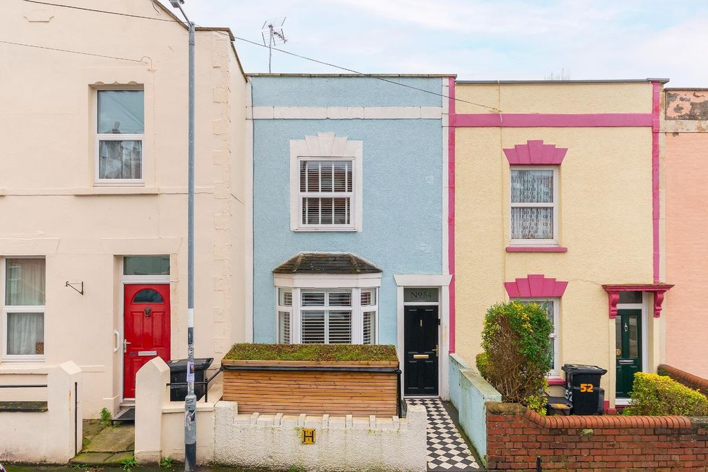 Property photo 2 of 29 5G4Rgk - External B.Jpg