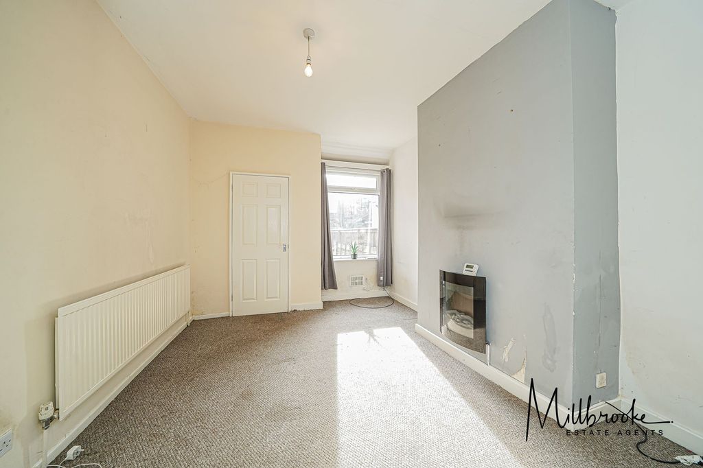 Property photo 3 of 24