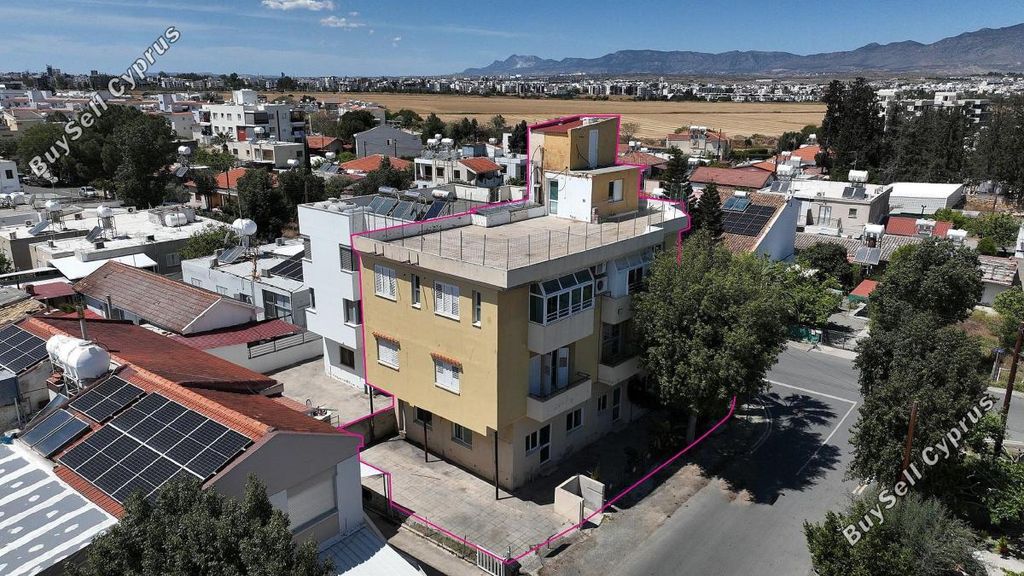 Property photo 2 of 48