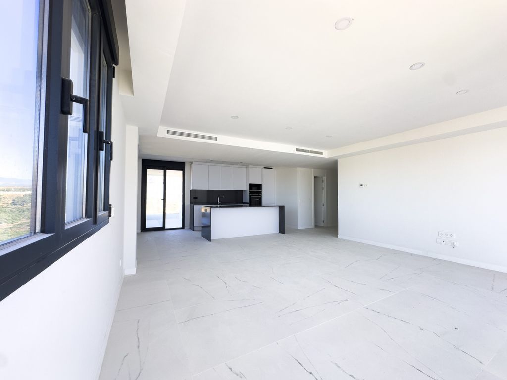 Property photo 2 of 28