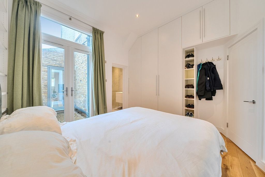 Property photo 3 of 20 Picture No. 09