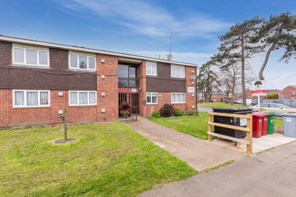 Property photo 1 of 8