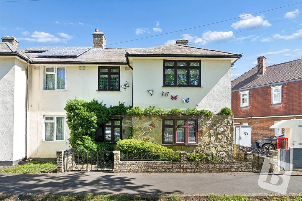 Additional image 17 of 4 bed semi-detached house for saleWood Lane, Dagenham RM8