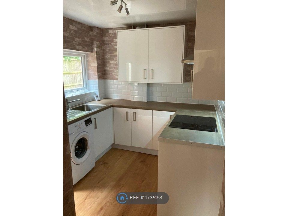 Property photo 2 of 15 Kitchen