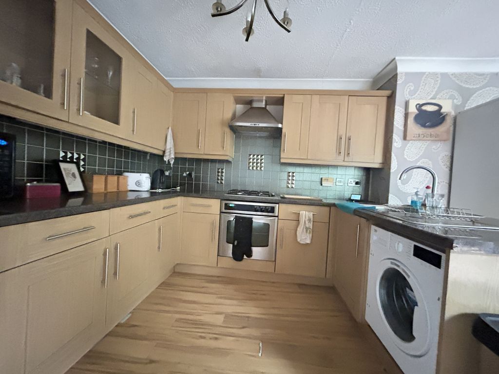 Property photo 3 of 10 Img_5452