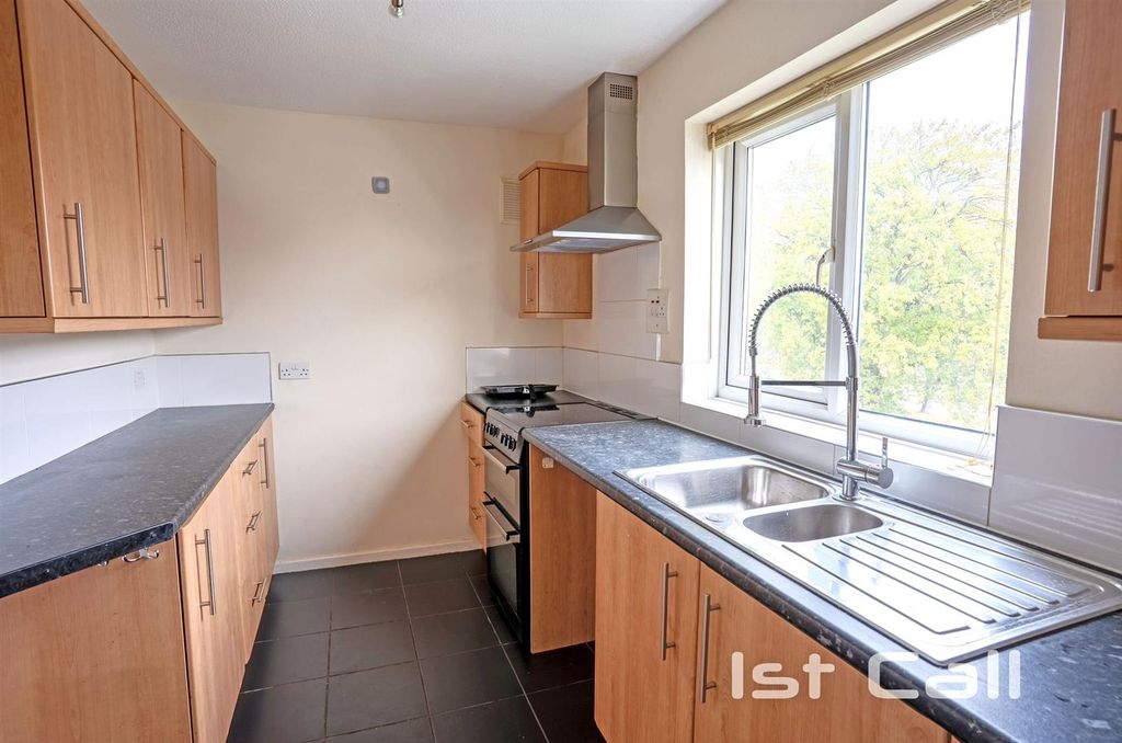 Property photo 2 of 14 Kitchen