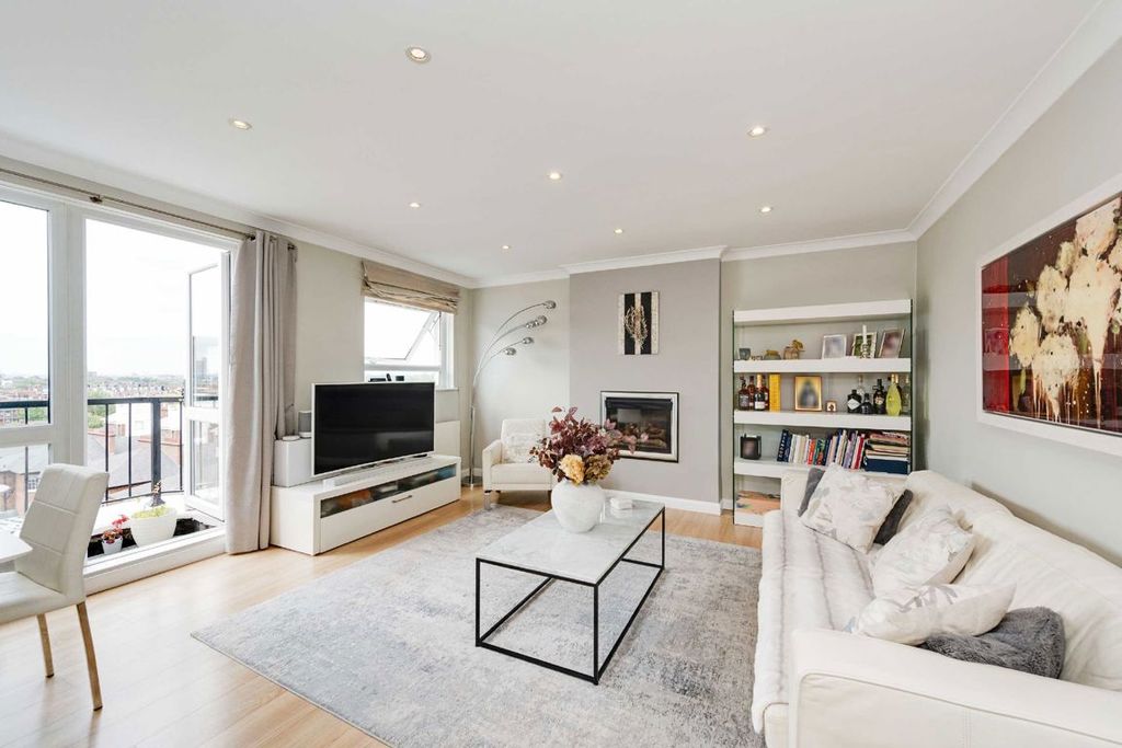 Property photo 2 of 7