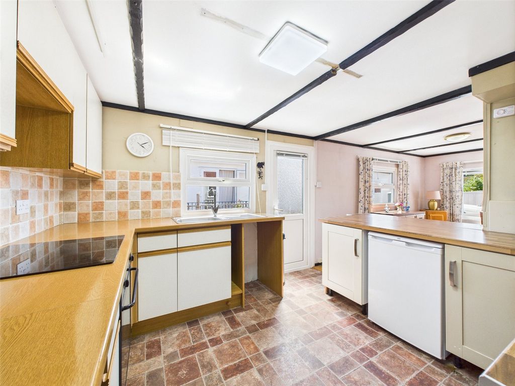 Property photo 3 of 12 Picture No. 11