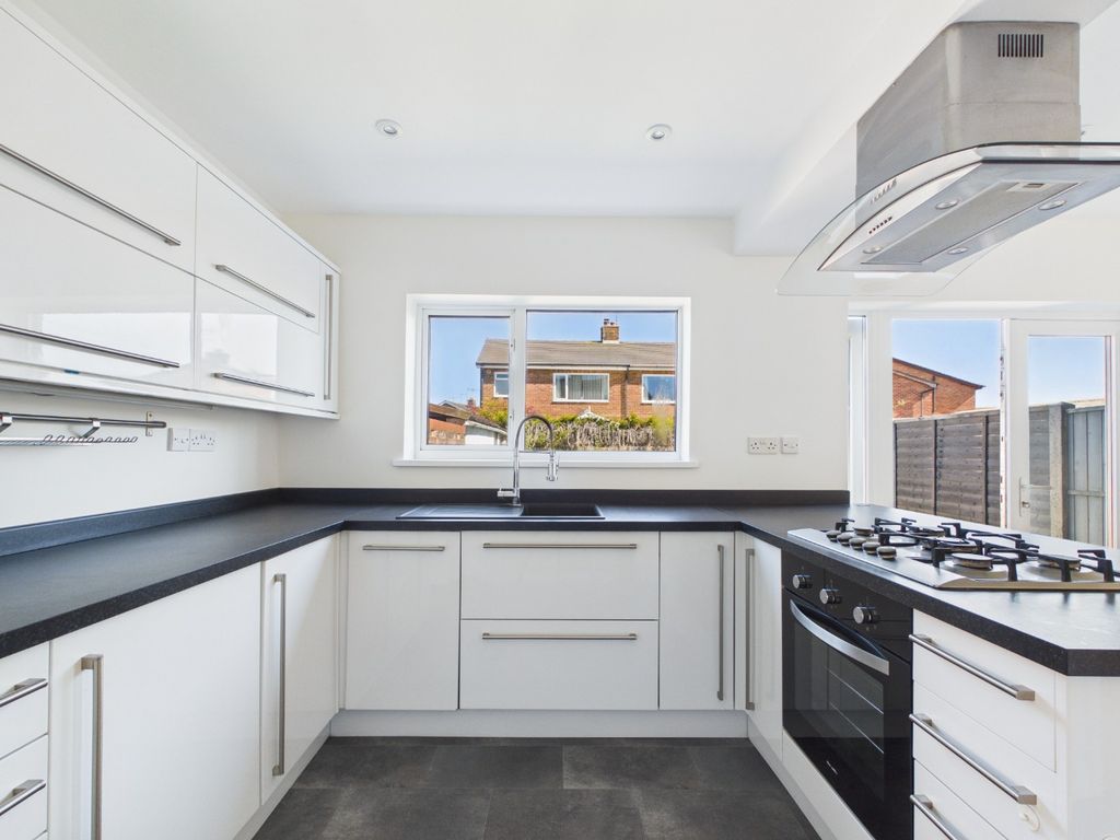 Property photo 2 of 15 5028674