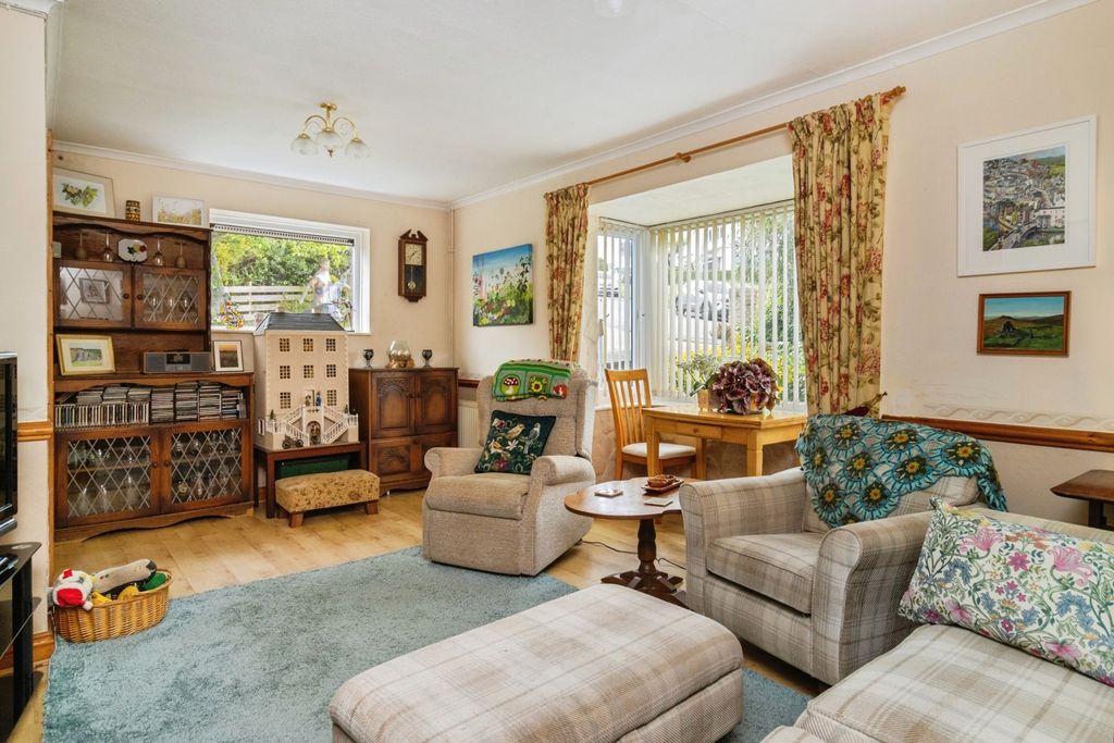 Property photo 2 of 24 Pbox-Img.Jpg