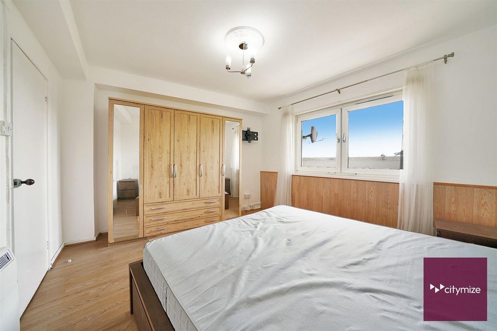 Property photo 2 of 13 Master Bedroom