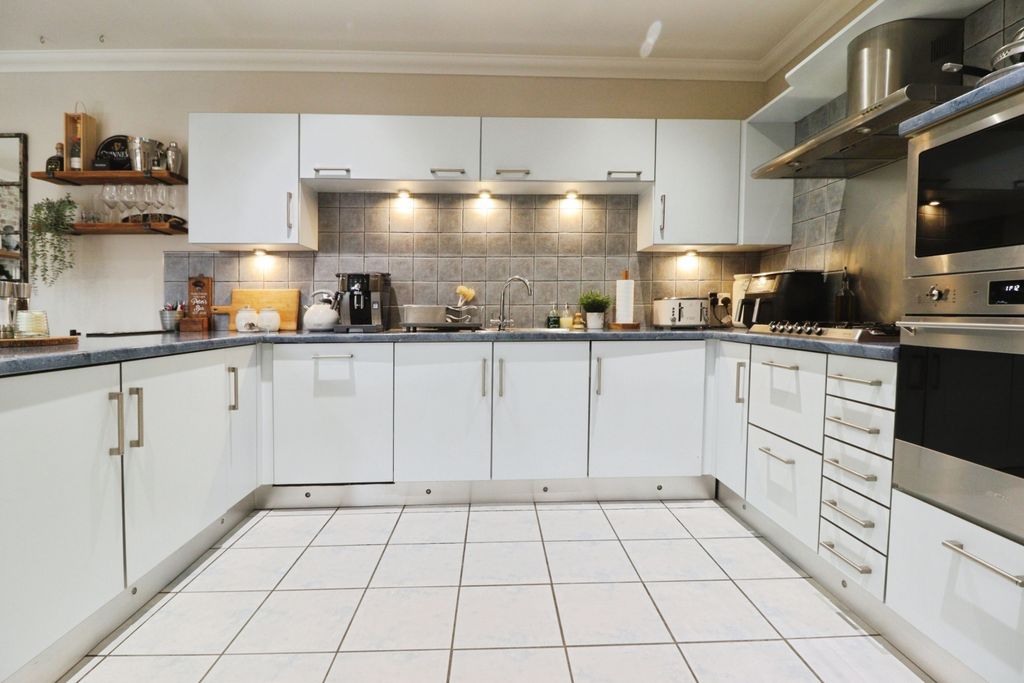 Property photo 3 of 20 Photo #3