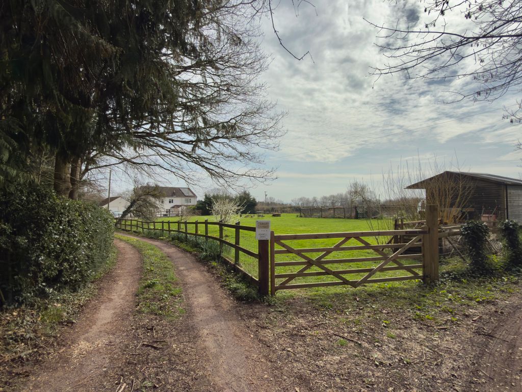 Property photo 2 of 31