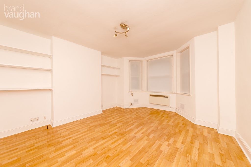 Property photo 3 of 6 Living Room