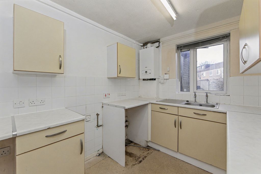 Property photo 2 of 17 157 Tag Croft, Ingol, Preston, Lancashire, Pr2 7Aj