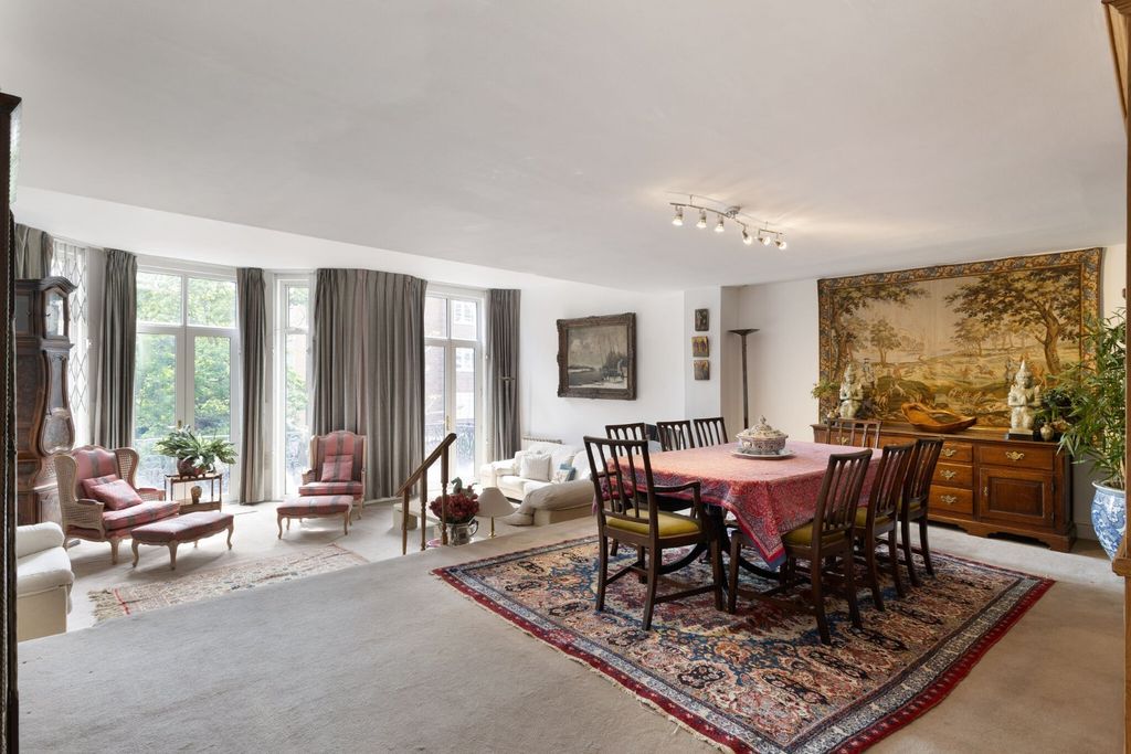 Property photo 2 of 27 Dining Room