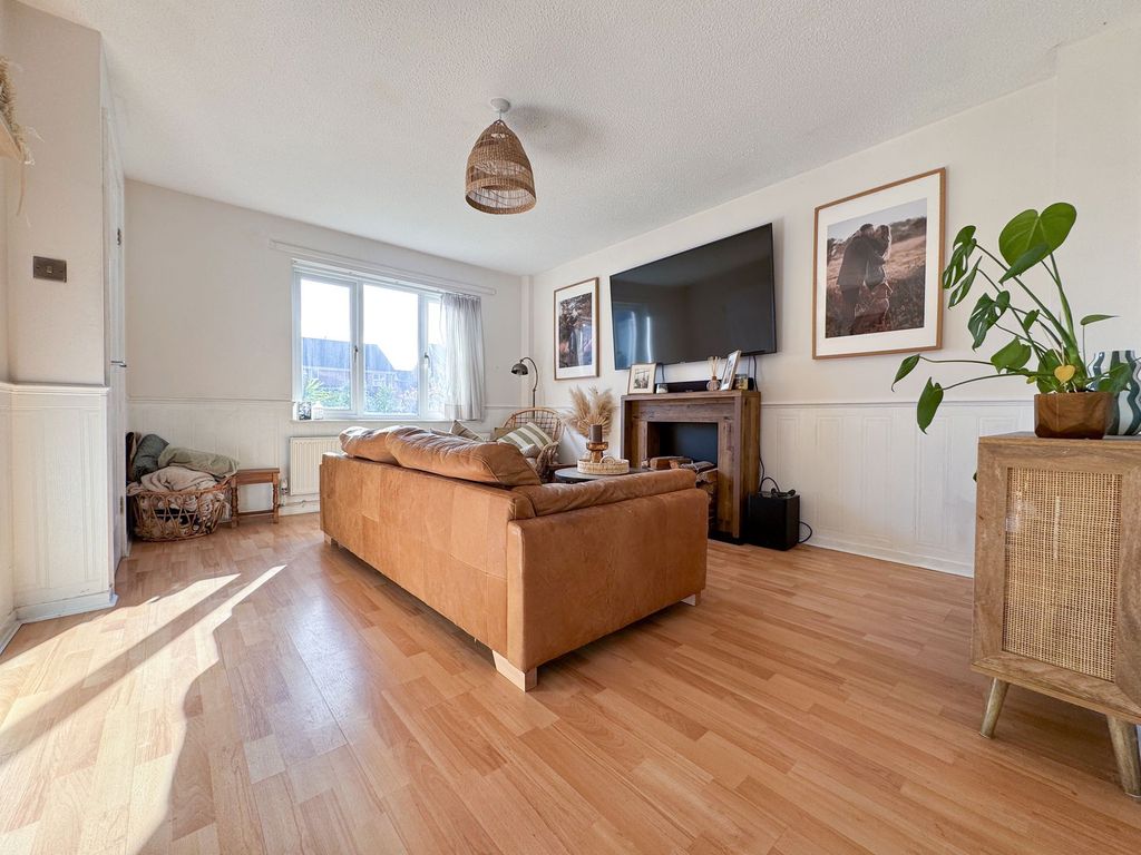 Property photo 3 of 20