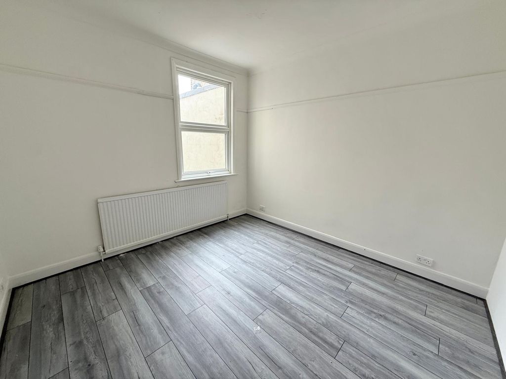 Property photo 3 of 10 Gallery