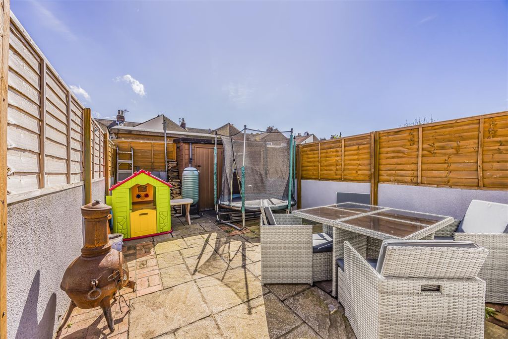 Additional image 7 of 2 bed property for saleTokio Road, Portsmouth PO3