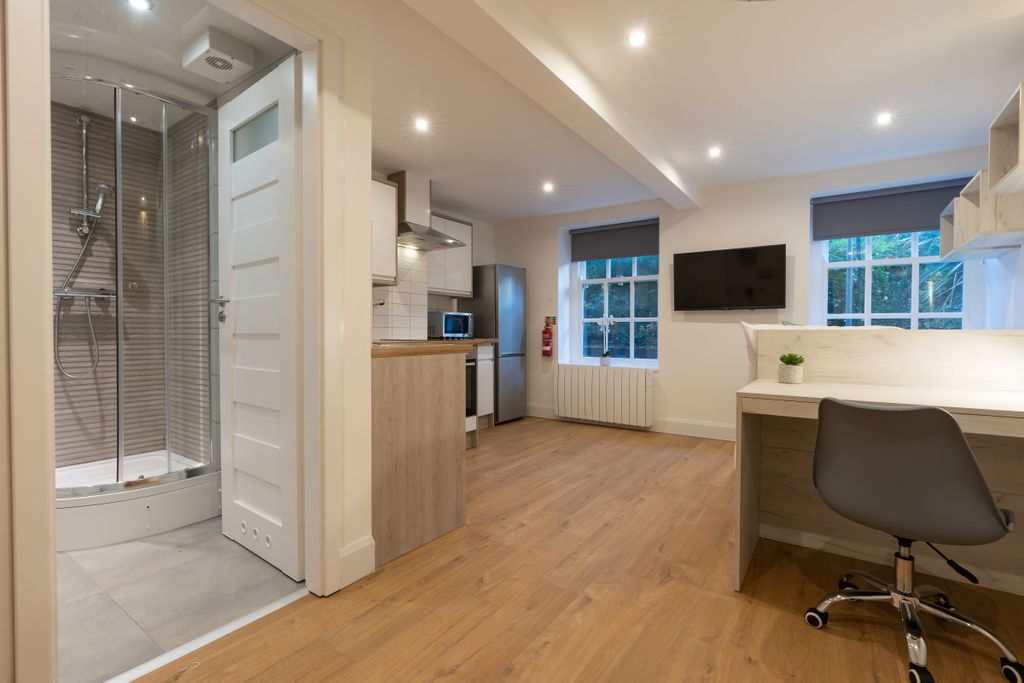 Property photo 1 of 5 Jesmond View Block A Studio 6 Bedroom 4