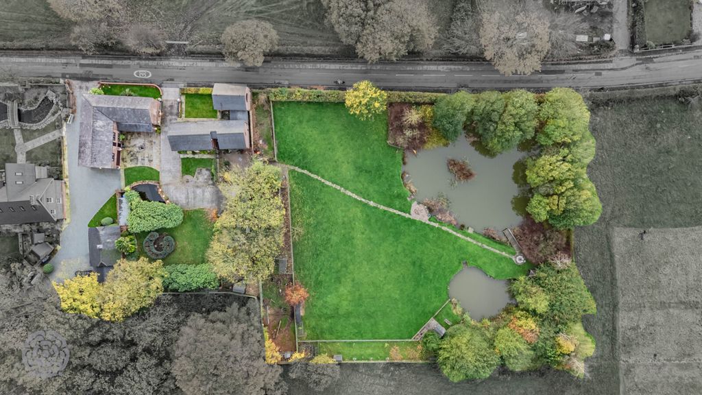 Property photo 2 of 41 Picture No. 34