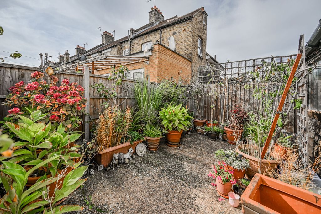 Property photo 3 of 13