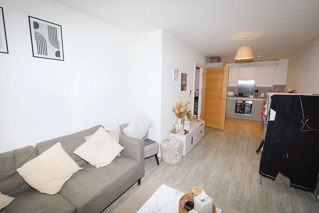 Property photo 2 of 7 50 Suffield Lodge, Suffield Hill, High Wycombe, Buckinghamshire, Hp11 2Fr
