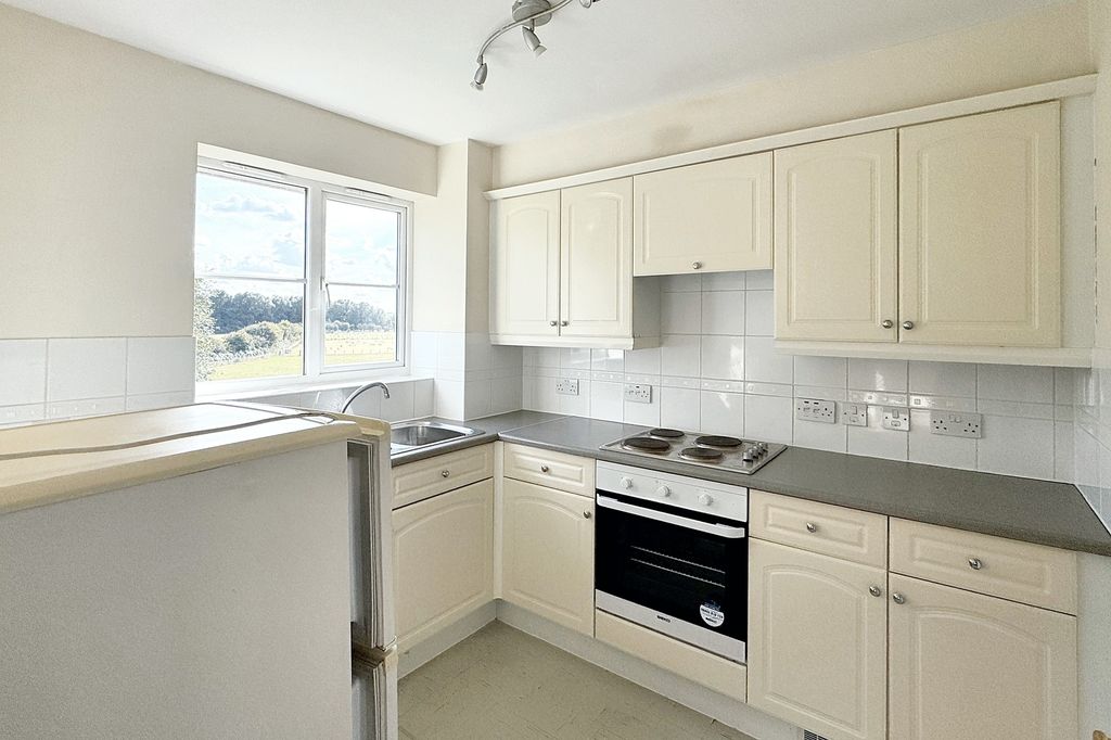 Property photo 2 of 11 Img_1928