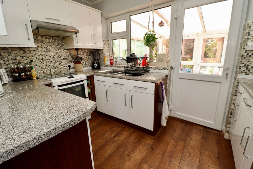 Property photo 3 of 18 Img_4462