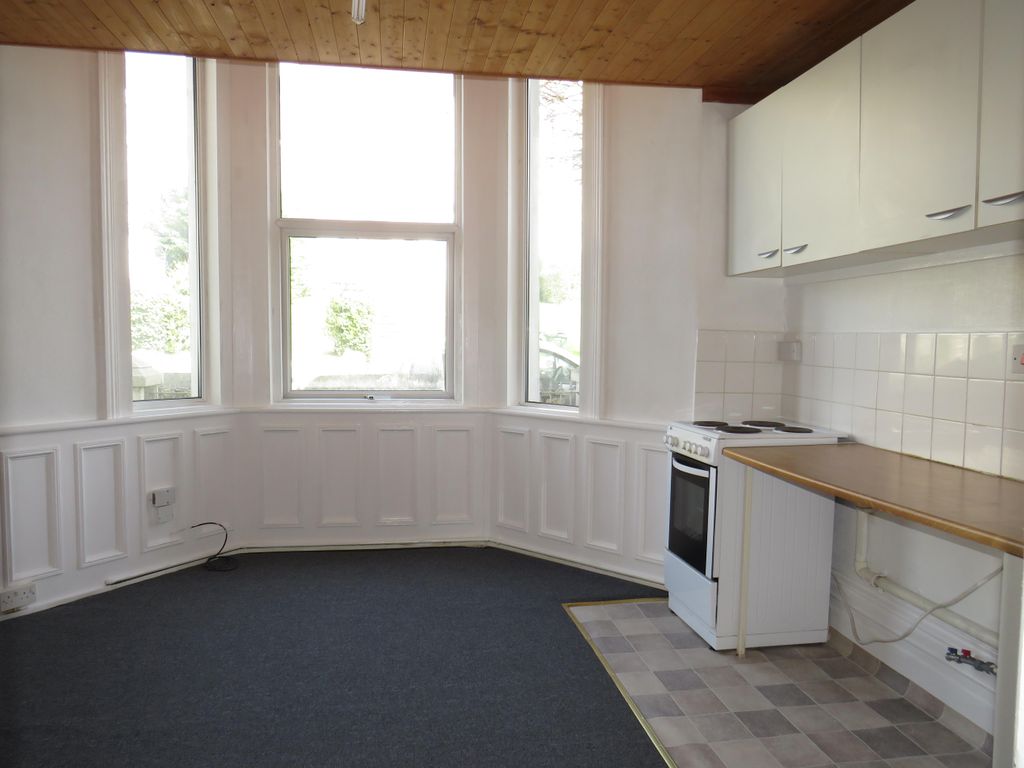 Property photo 2 of 8 Kitchen