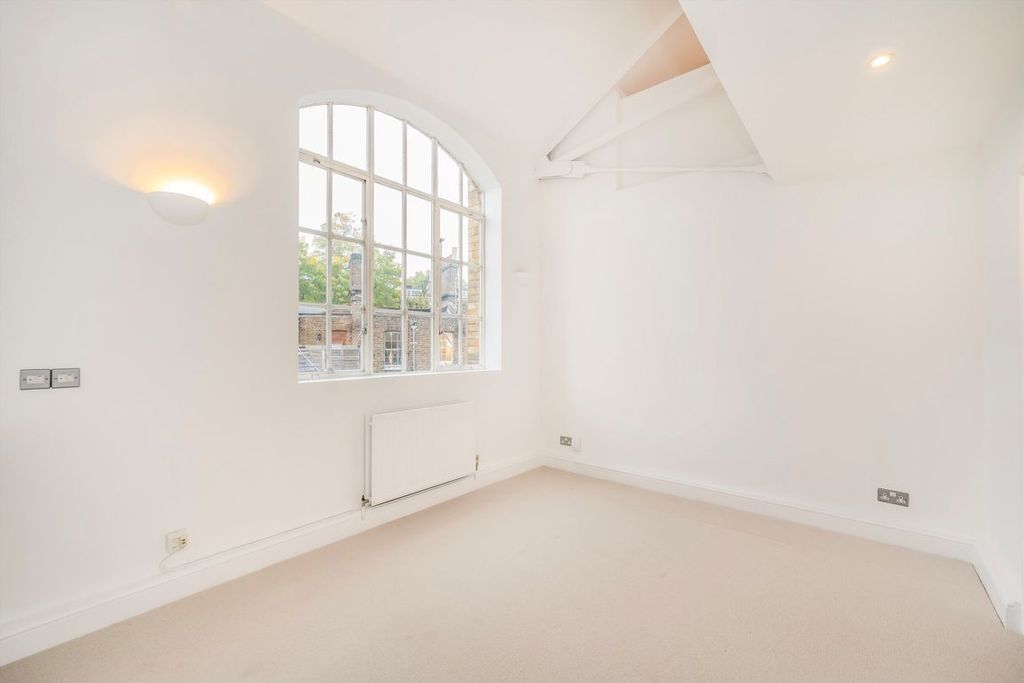 Property photo 3 of 7