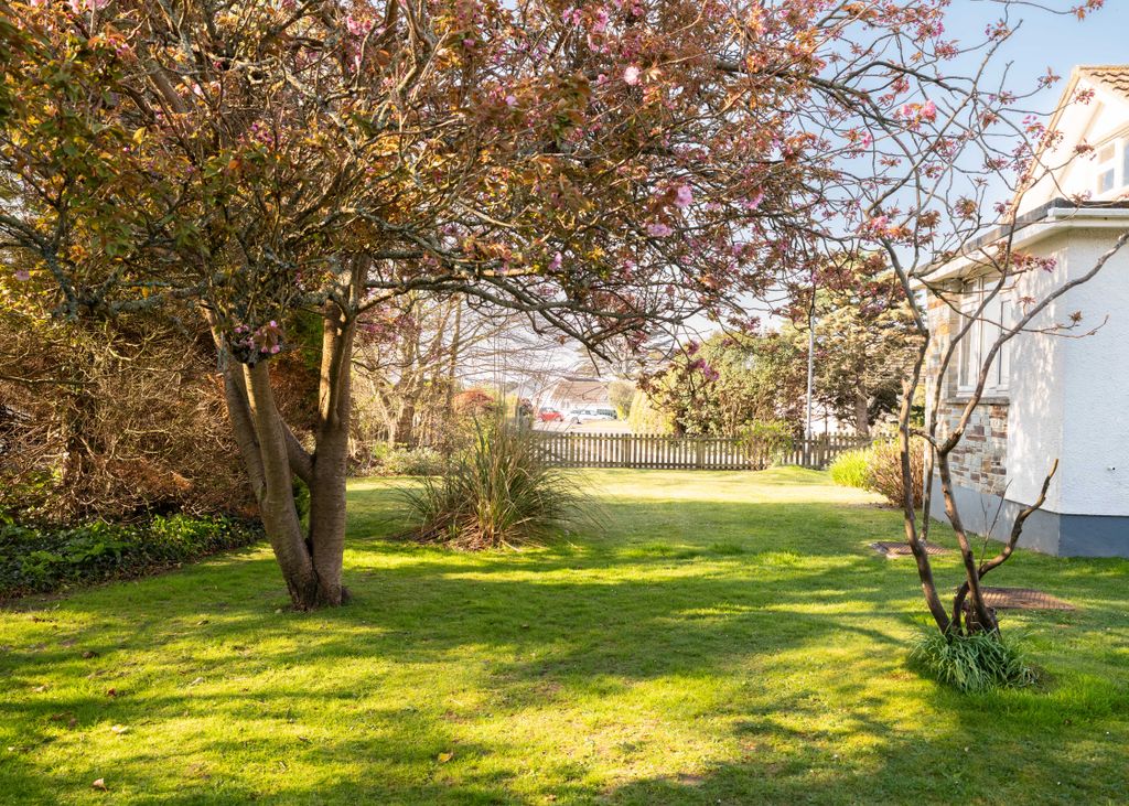 Property photo 2 of 16 68021863713F0_16 Trelyn-4