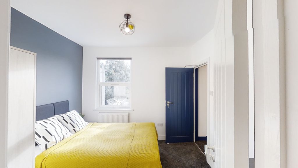 Property photo 2 of 7 Photo