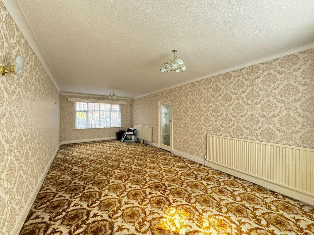 Property photo 3 of 23