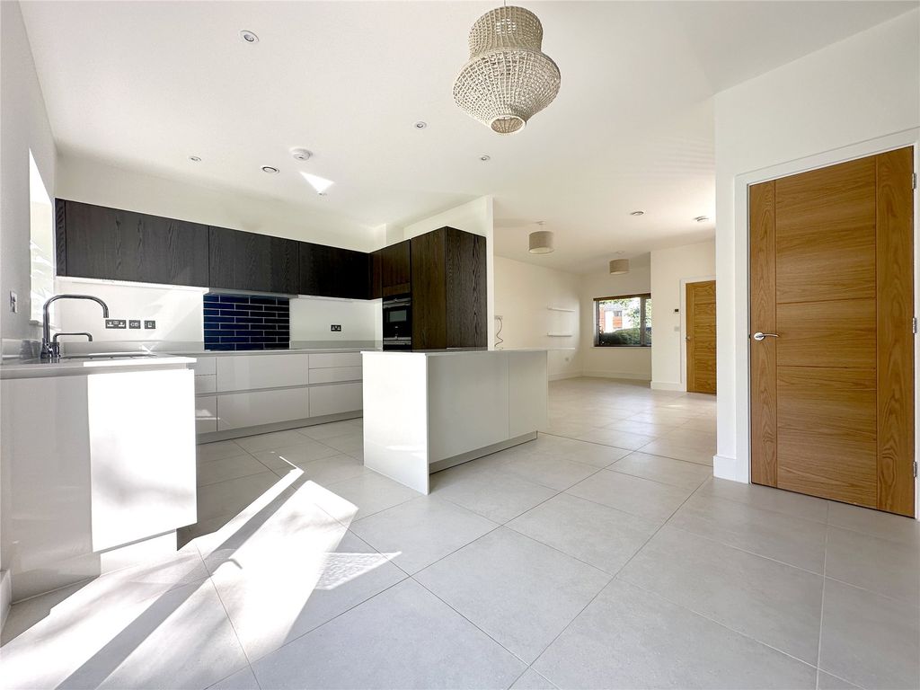 Property photo 2 of 15 Kitchen/Dining Room