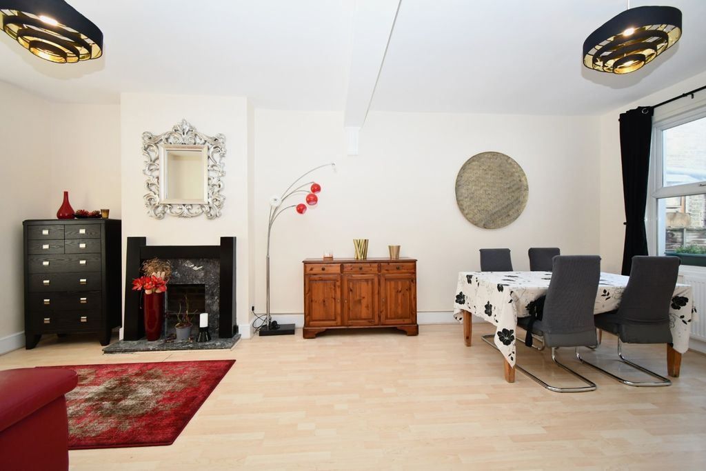 Property photo 3 of 17 4962072