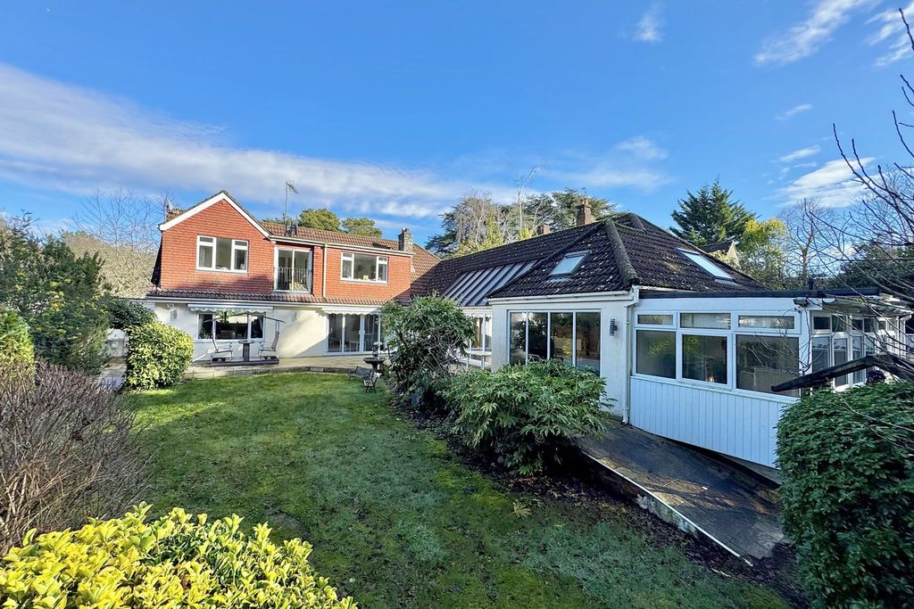 Property photo 3 of 28