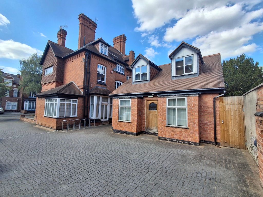 Property photo 2 of 6 Photo 5