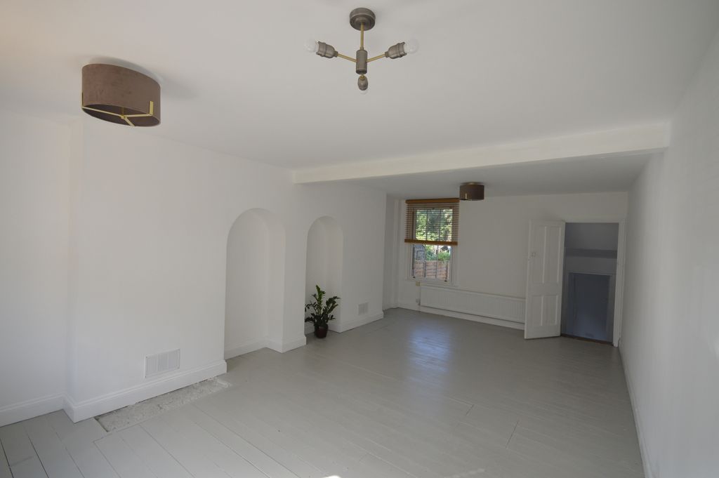 Property photo 3 of 13 Gallery